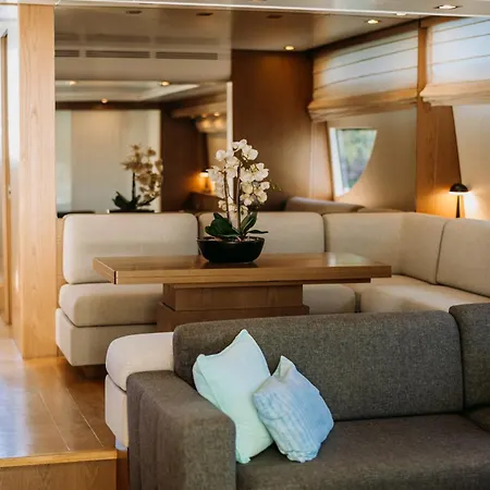 Botel Sanlorenzo Sl Deluxe Motoryacht